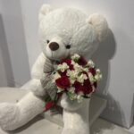 باقة ورد مع دبدوب