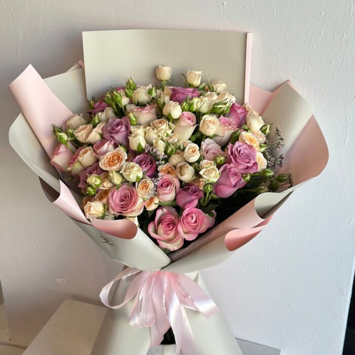 ⁦باقة ازهار لاروزا⁩ - الصورة ⁦1⁩